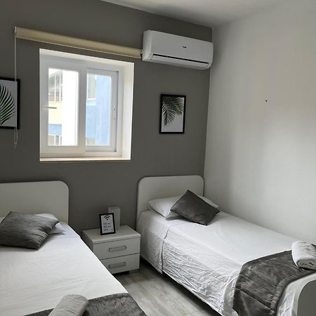 F3 Room 3, Private Room Two Single Beds Shared Bathroom Msida Ngoại thất bức ảnh