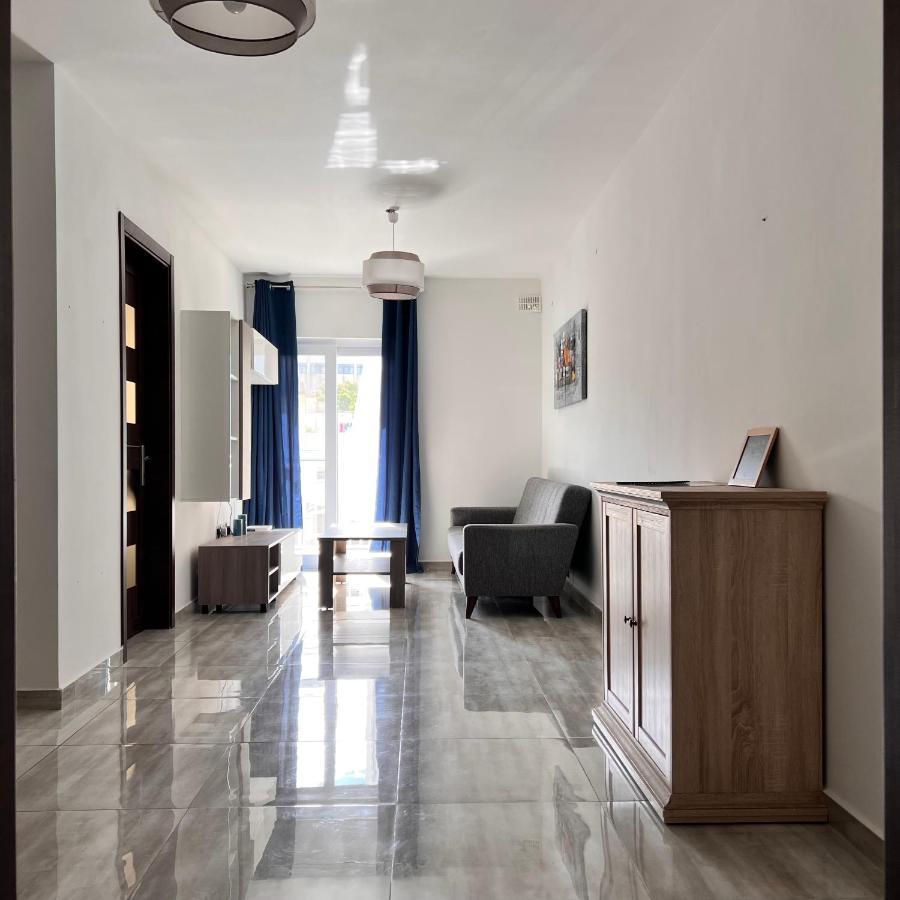 F3 Room 3, Private Room Two Single Beds Shared Bathroom Msida Ngoại thất bức ảnh