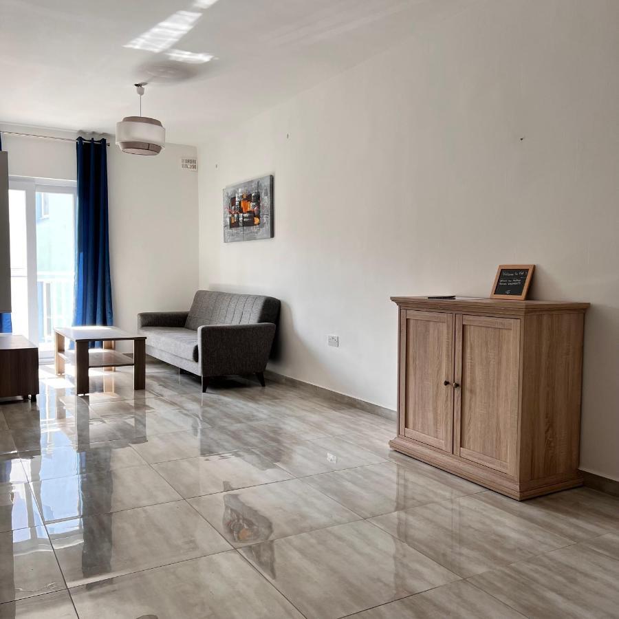 F3 Room 3, Private Room Two Single Beds Shared Bathroom Msida Ngoại thất bức ảnh
