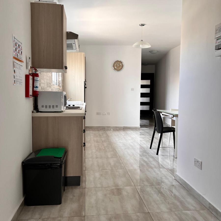 F3 Room 3, Private Room Two Single Beds Shared Bathroom Msida Ngoại thất bức ảnh