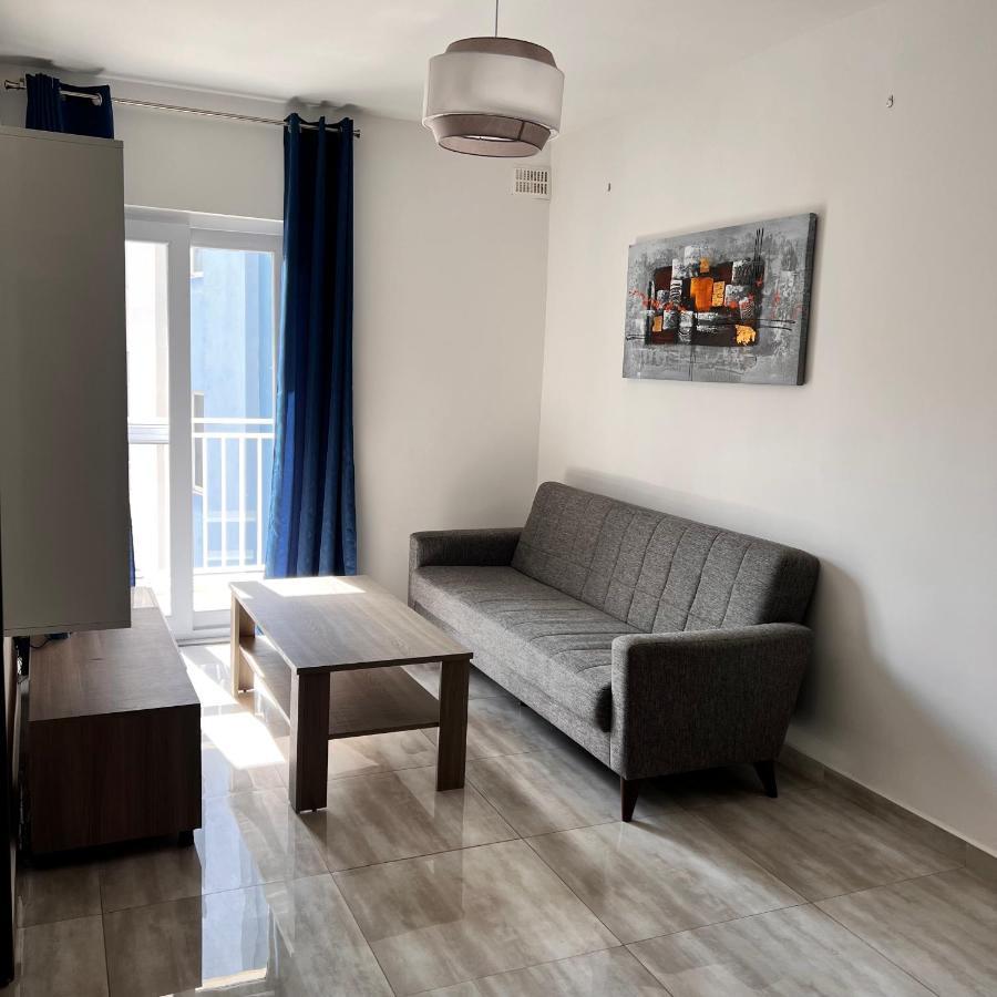 F3 Room 3, Private Room Two Single Beds Shared Bathroom Msida Ngoại thất bức ảnh